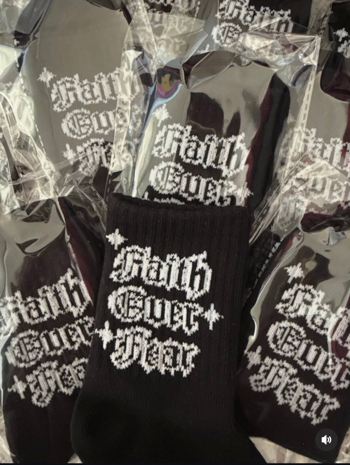 Faith over fear socks - Black